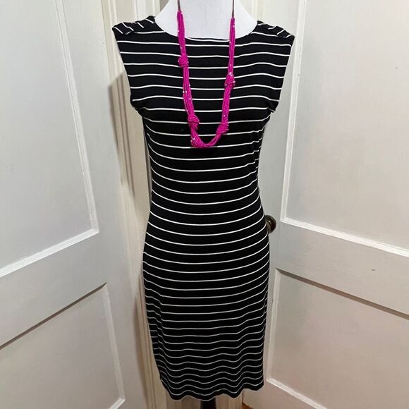 Calvin Klein Soft Jersey Knit Black and White Striped Dress Women's size 8 - Picture 1 of 9